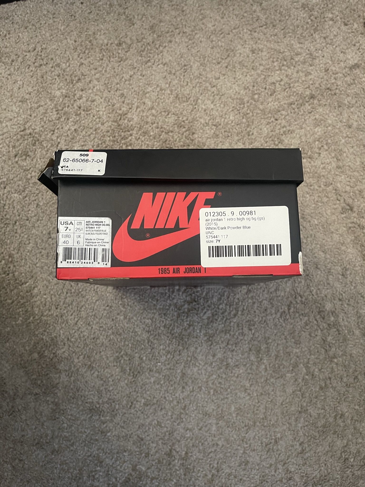 Jordan Brand × Nike Nike Air Jordan 1 Retro UNC (GS) Powder Blue Size US 7 / EU 40 - 10 Thumbnail