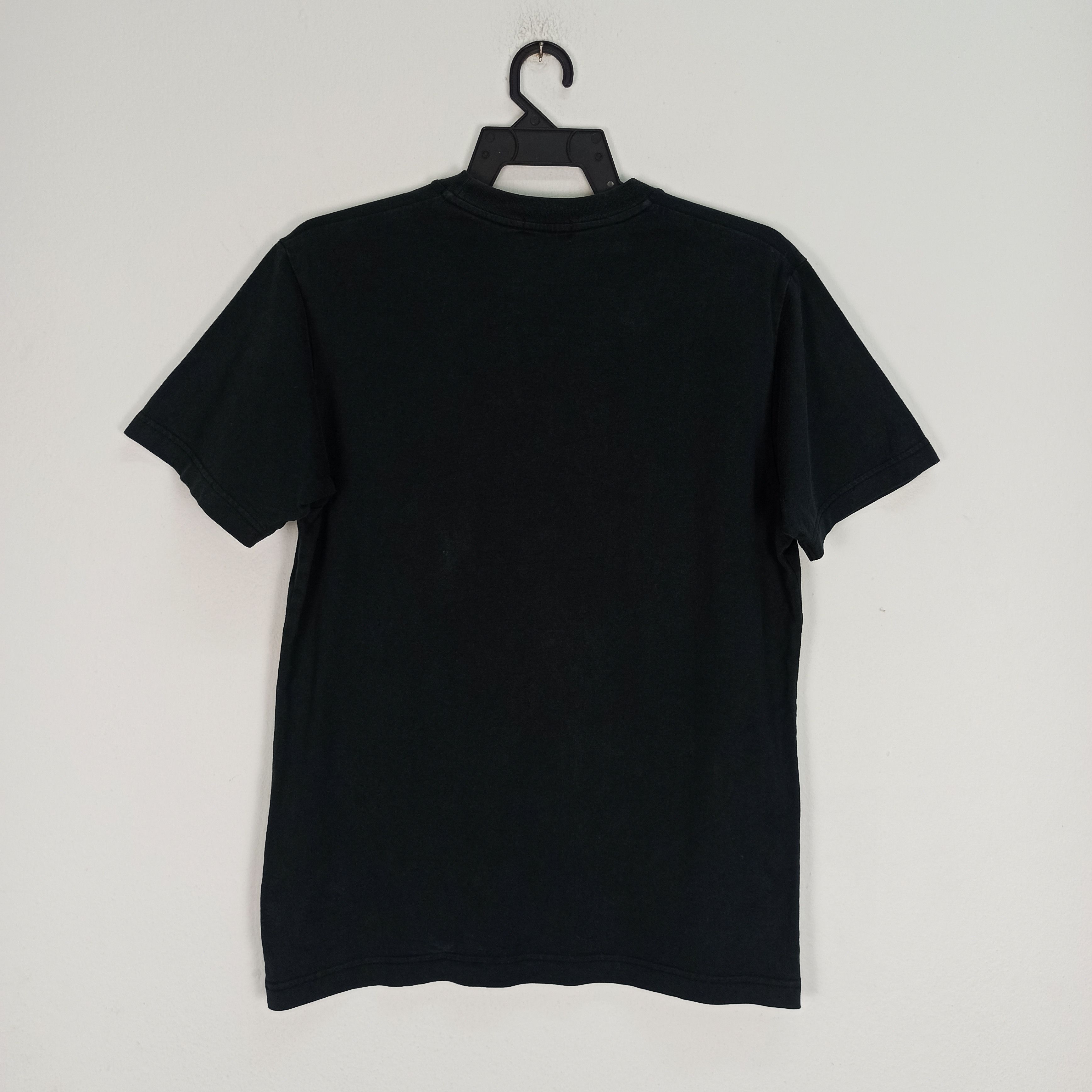 Barbara Kruger 🔥Rare🔥 Uniqlo X Art Barbara Kruger Graphic Tee Size US S / EU 44-46 / 1 - 6 Thumbnail