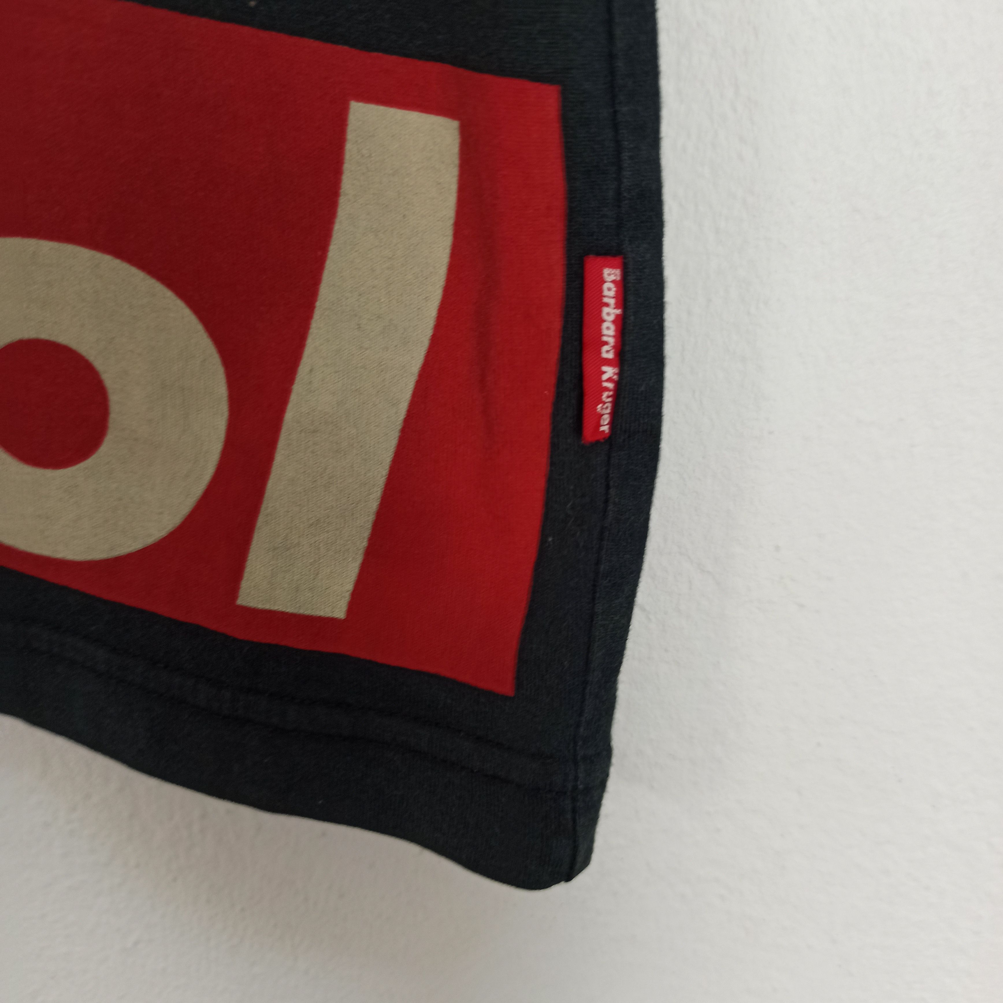 Barbara Kruger 🔥Rare🔥 Uniqlo X Art Barbara Kruger Graphic Tee Size US S / EU 44-46 / 1 - 4 Thumbnail