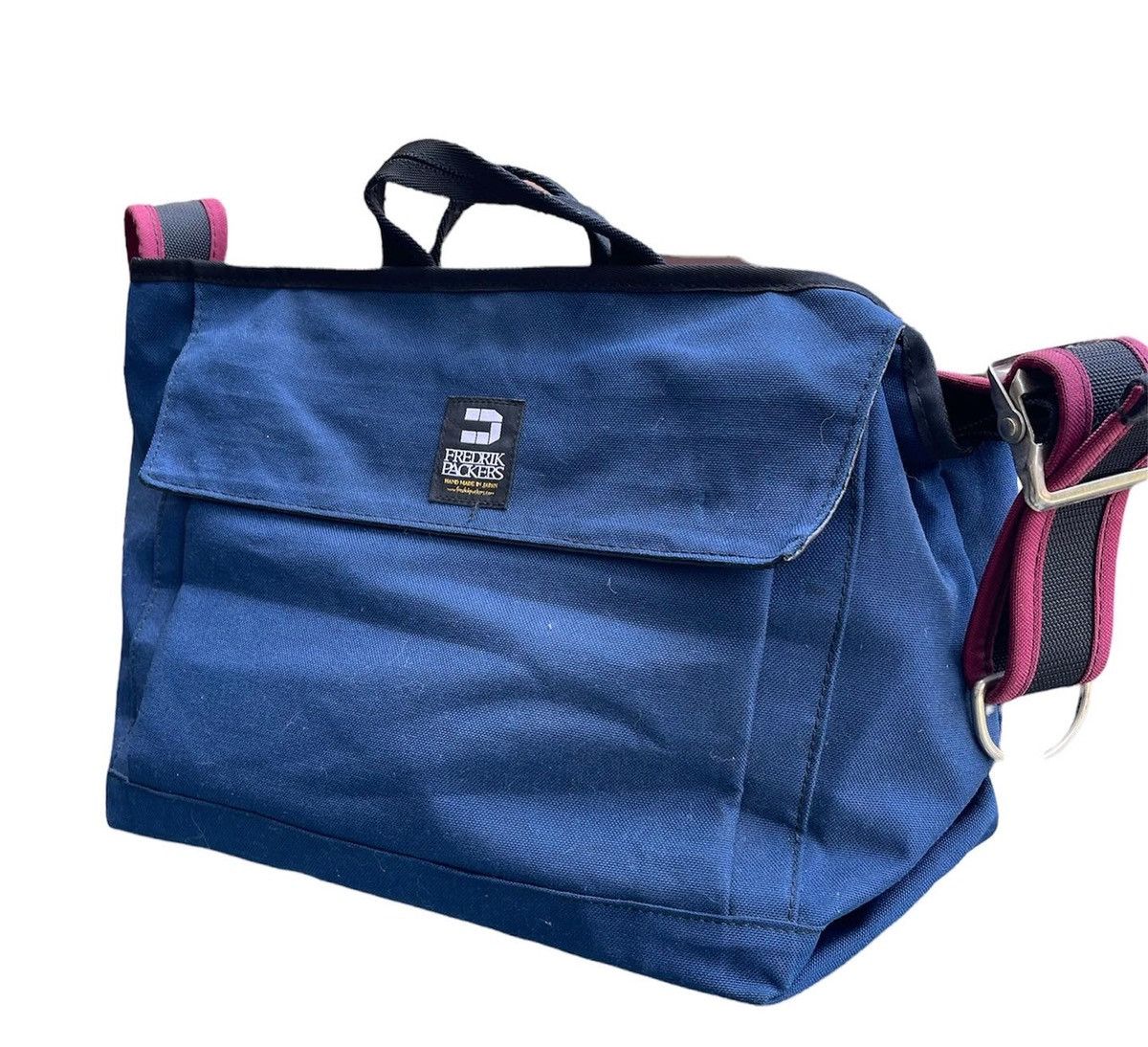 Japanese Brand Fredrick Packers Japan Messenger Bag Size ONE SIZE - 2 Thumbnail