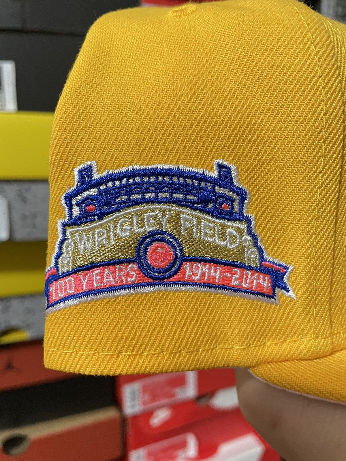 MLB × New Era ExclusiveFitted Yellow Pink Chicago Cubs 7 3/8 Wrigley Size ONE SIZE - 4 Thumbnail