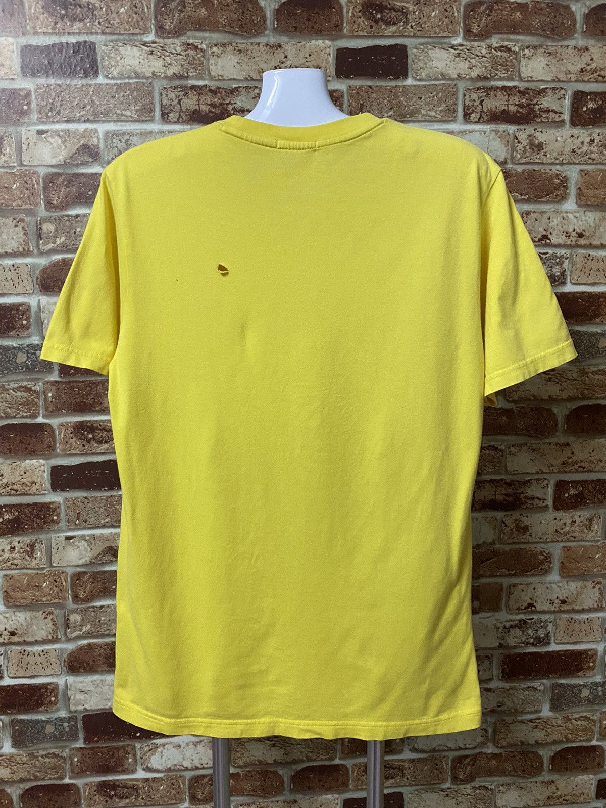 Anime × Japanese Brand × Uniqlo Kahtaroh Makaritohru x Uniqlo Japanesse Anime Series Shirt Size US M / EU 48-50 / 2 - 8 Thumbnail