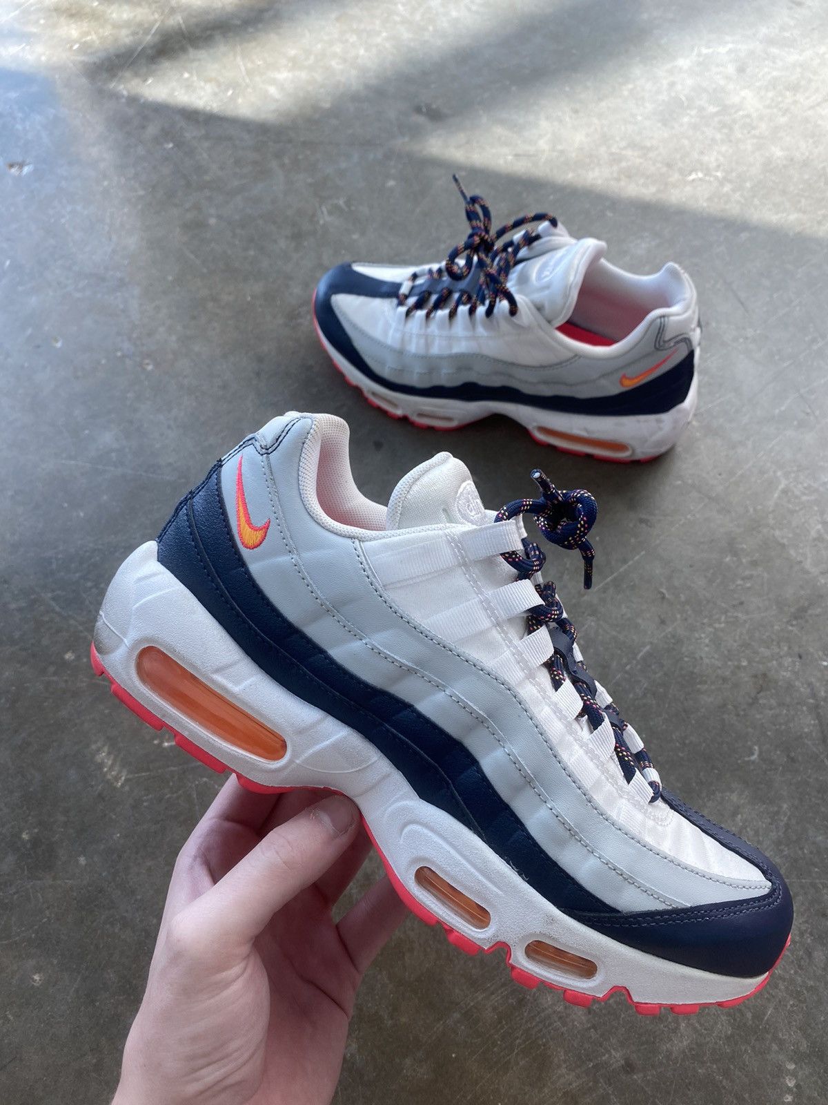 Navy blue and orange air max 95 deals