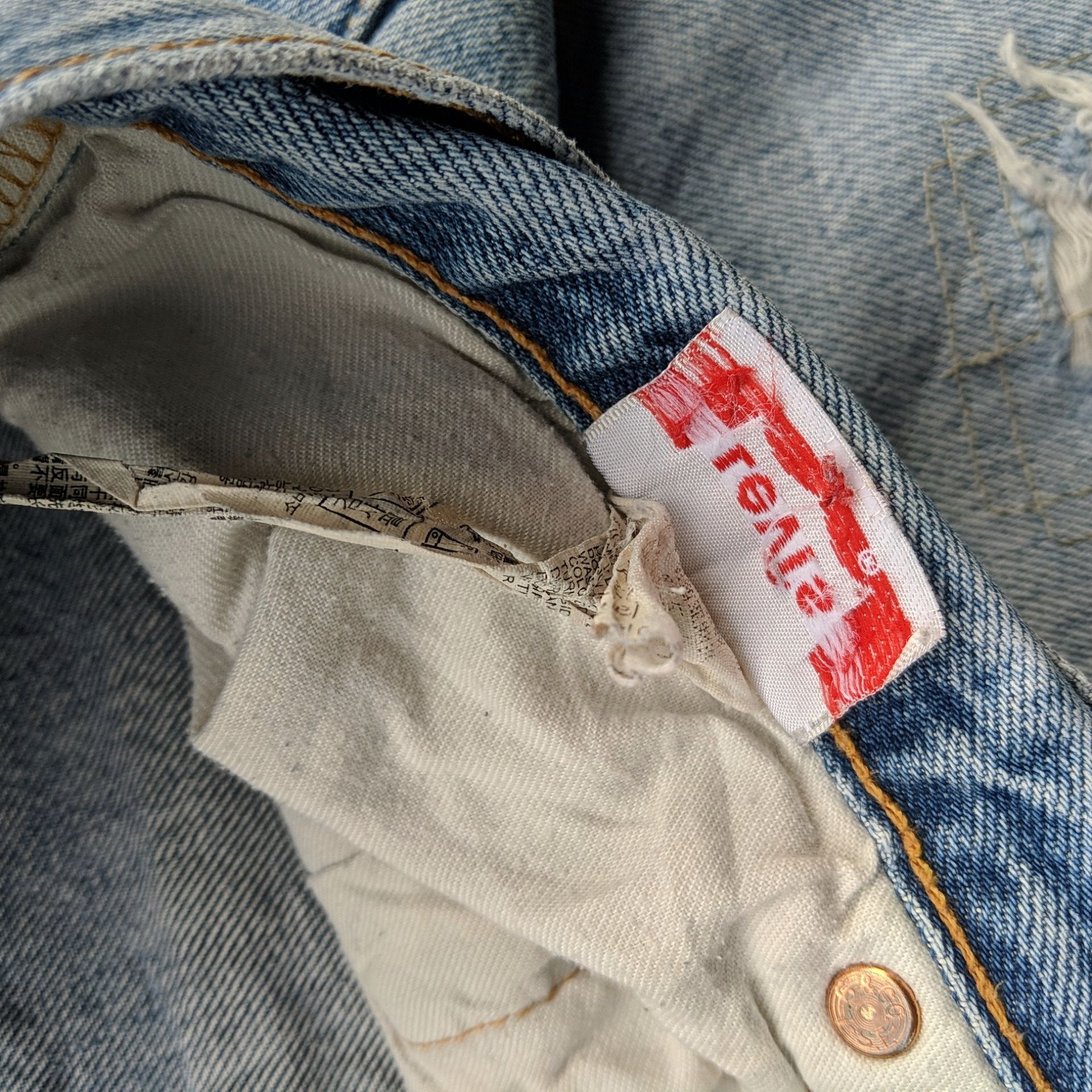 Japanese Brand Vintage Levi's 501 Button Fly Distressed Denim Jean Pant Size US 32 / EU 48 - 9 Thumbnail