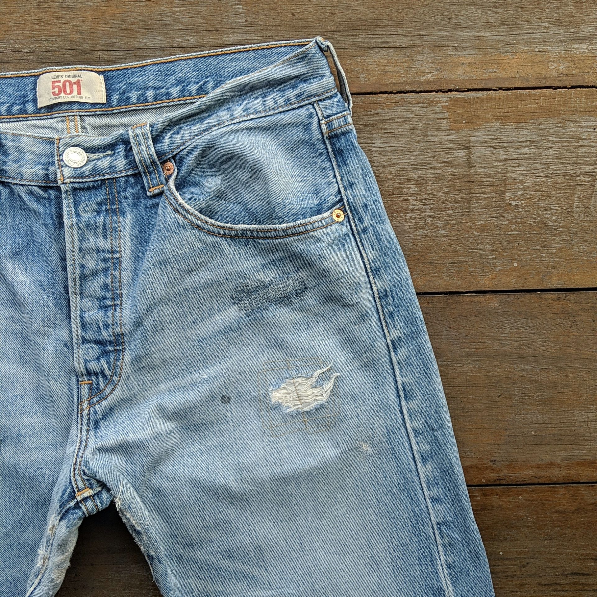 Japanese Brand Vintage Levi's 501 Button Fly Distressed Denim Jean Pant Size US 32 / EU 48 - 4 Thumbnail