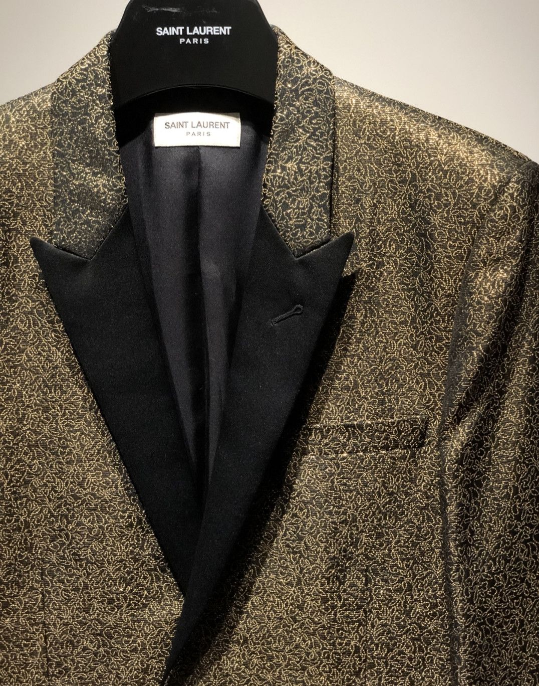 Saint Laurent Paris Saint Laurent Gold silk satin lapel blazer Size US M / EU 48-50 / 2 - 2 Thumbnail