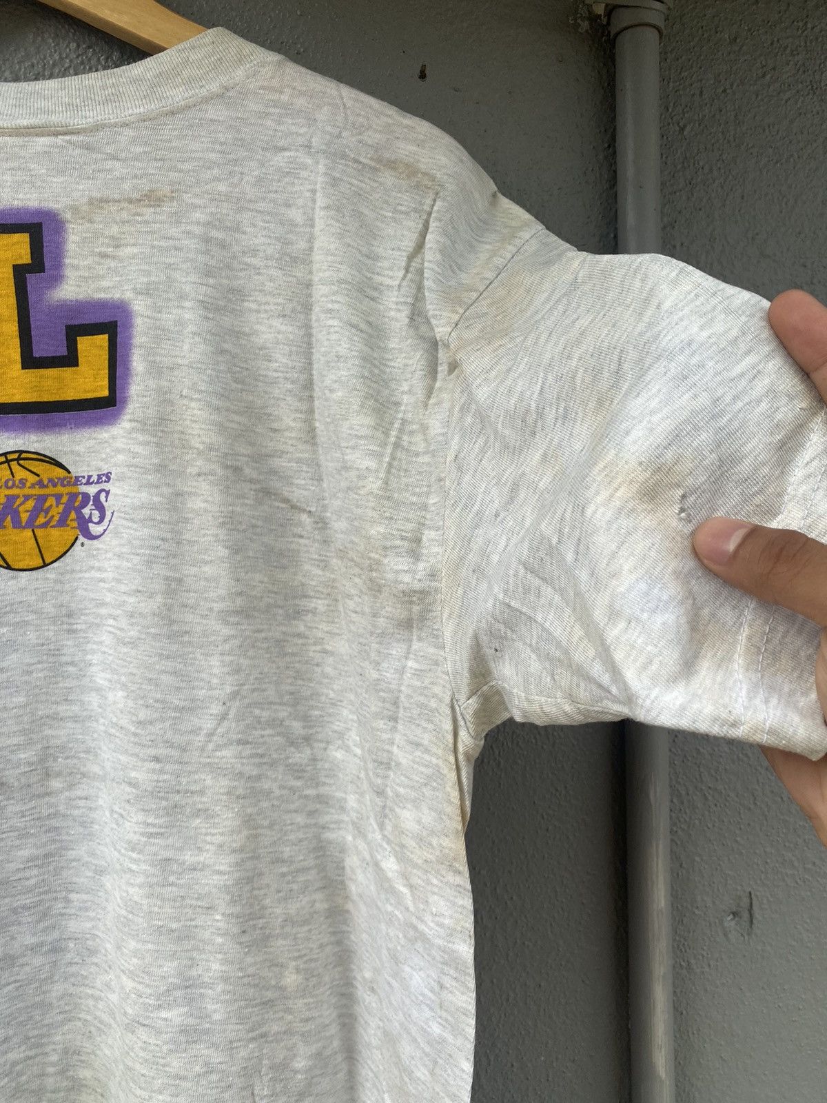 NBA × Vintage Rare Vintage 90’s Lakers Fullprint Printed Tee Size US L / EU 52-54 / 3 - 9 Thumbnail