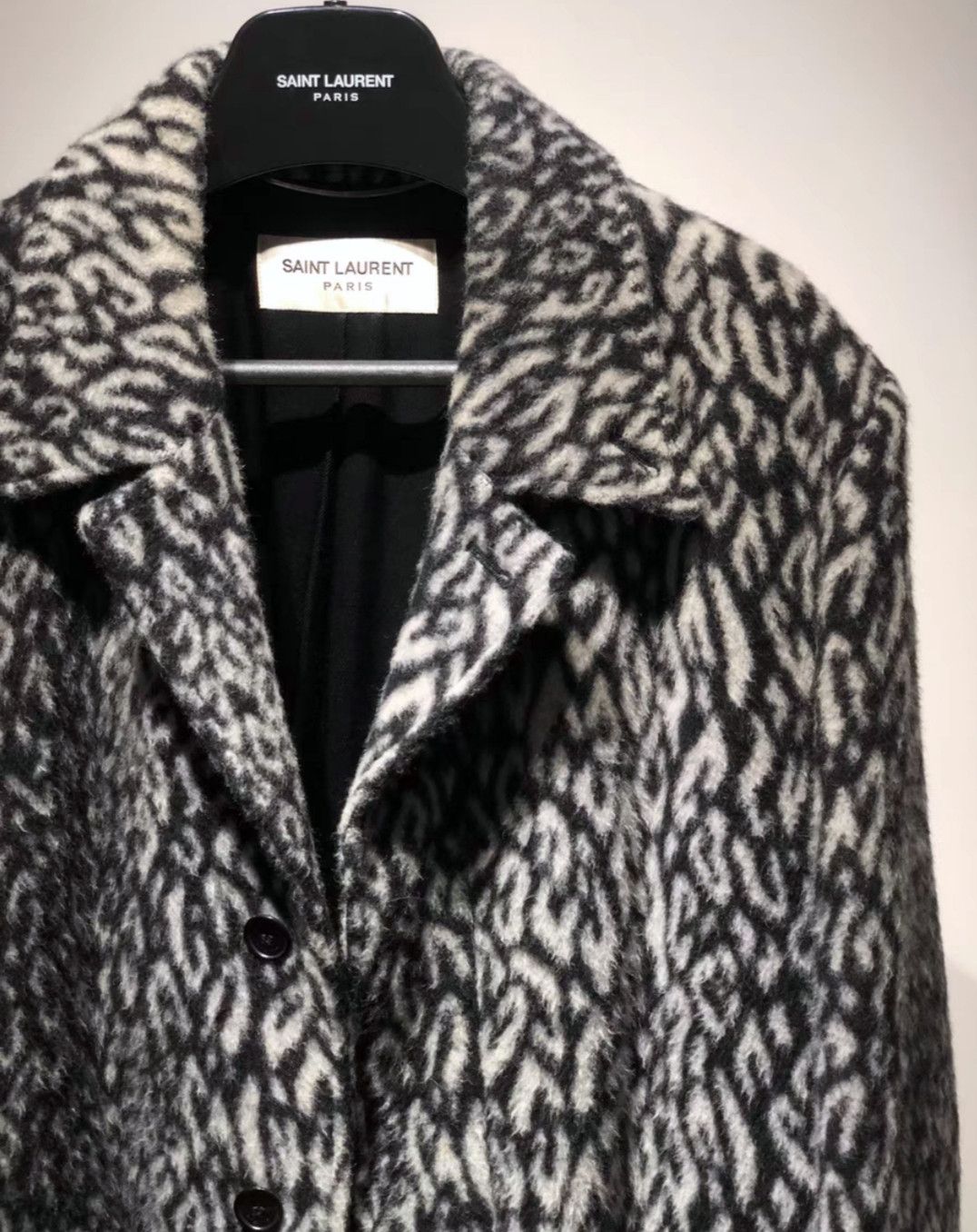 Saint Laurent Paris Saint Laurent Snow leopard print coat Size US M / EU 48-50 / 2 - 4 Thumbnail