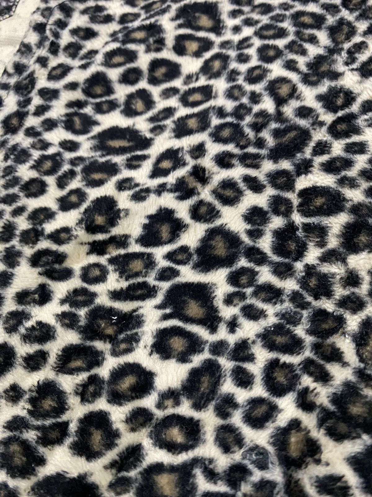 Japanese Brand 90s Japanese Brand Leopard fleece hoodie Size US M / EU 48-50 / 2 - 6 Thumbnail
