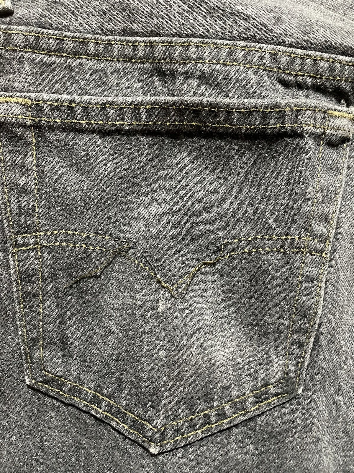 Levi's Rare Levis 501 Distressed Kurt Kobain Style Size US 32 / EU 48 - 9 Thumbnail