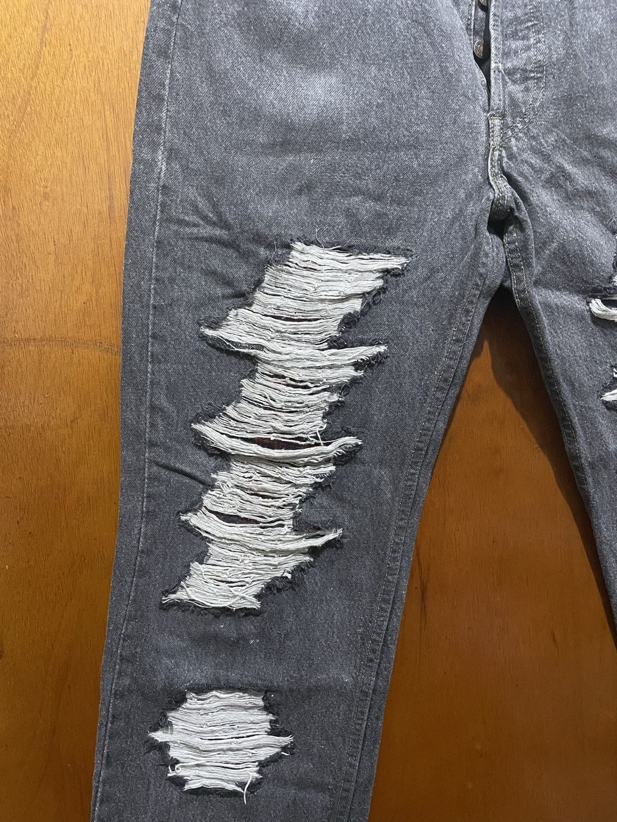 Levi's Rare Levis 501 Distressed Kurt Kobain Style Size US 32 / EU 48 - 12 Thumbnail
