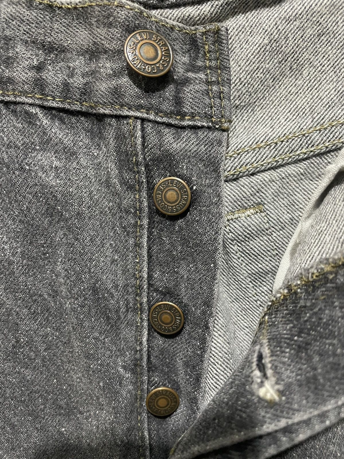 Levi's Rare Levis 501 Distressed Kurt Kobain Style Size US 32 / EU 48 - 10 Thumbnail