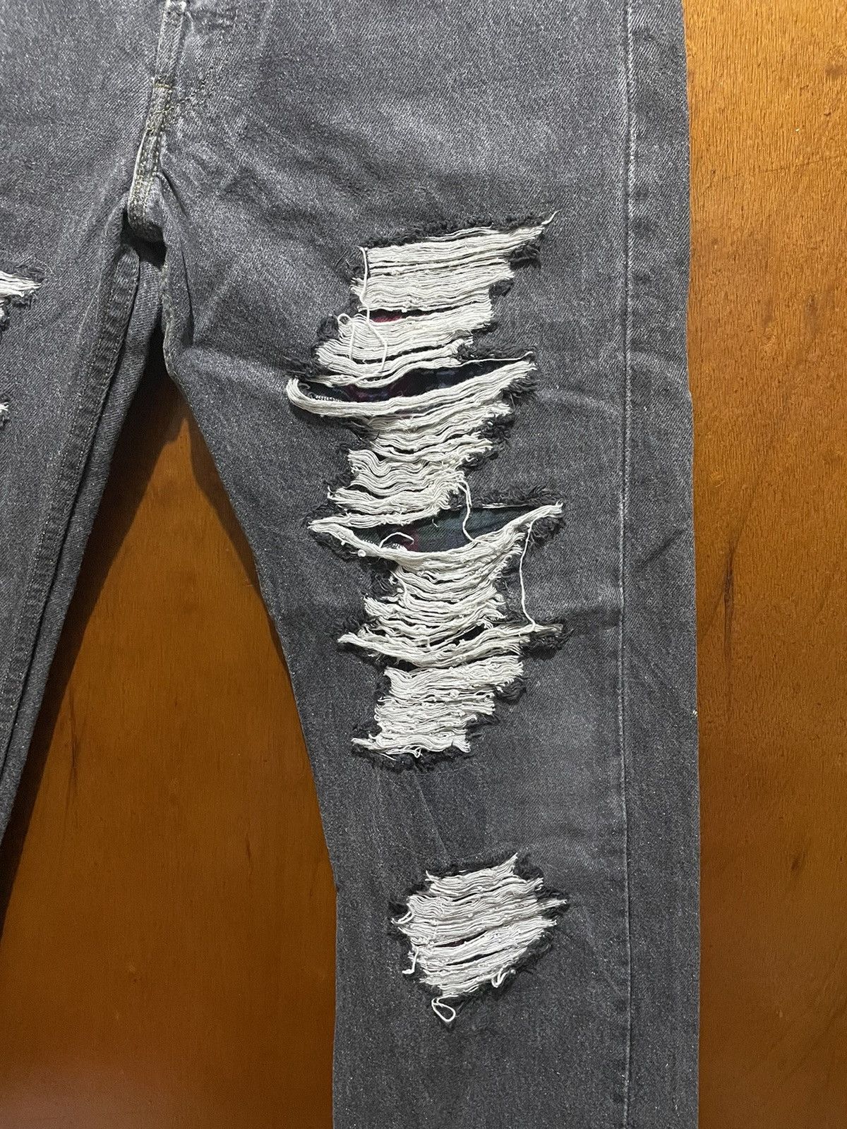 Levi's Rare Levis 501 Distressed Kurt Kobain Style Size US 32 / EU 48 - 11 Thumbnail