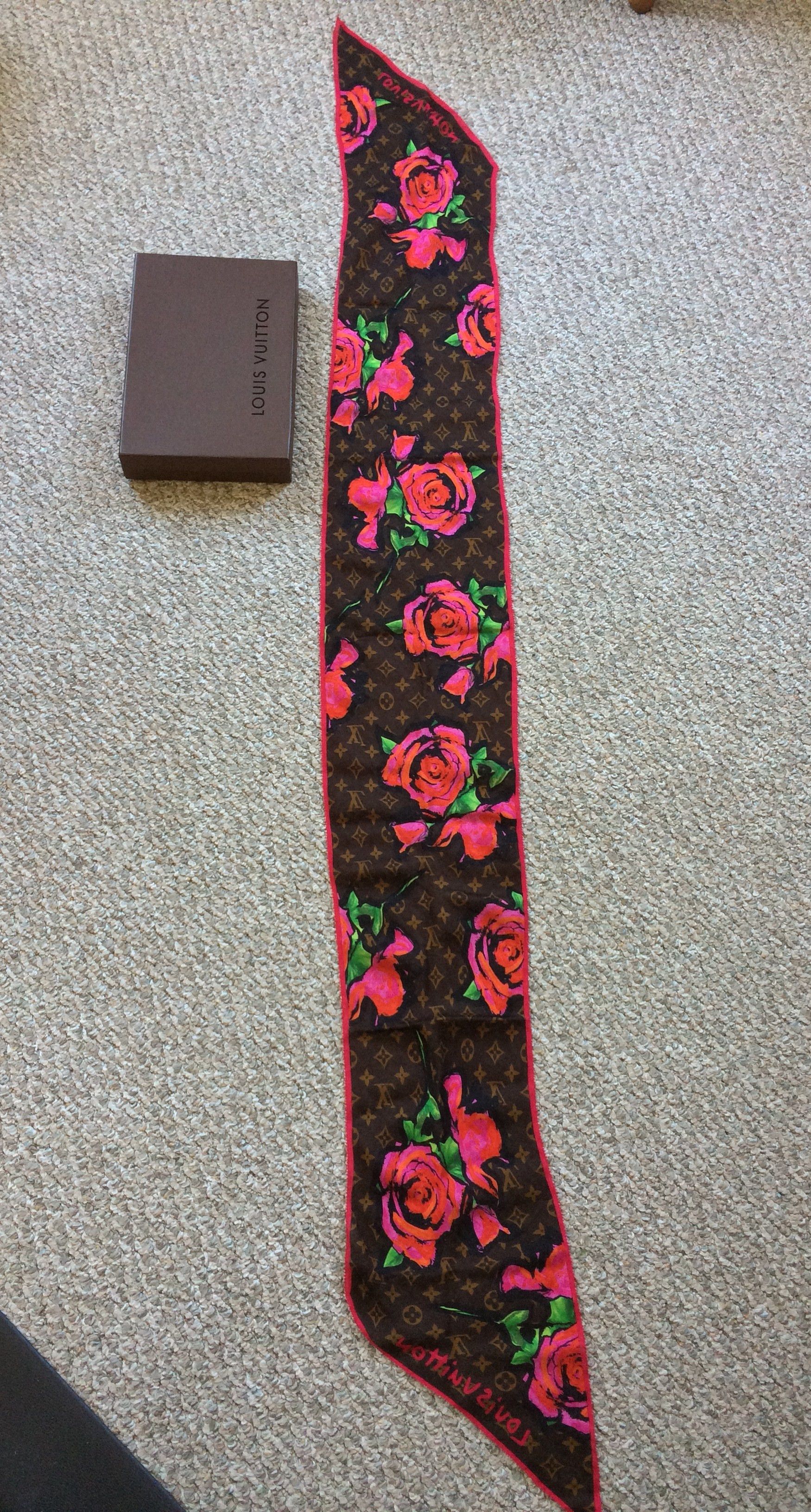 Louis Vuitton × Stephen Sprouse F/W 2008 Louis Vuitton x Sprouse Silk Roses Graffiti Scarf Size ONE SIZE - 4 Thumbnail
