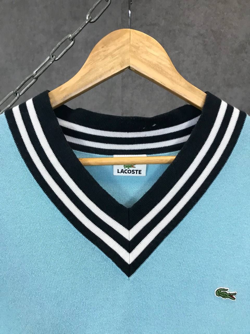 Lacoste Lacoste vintage v neck sweatshirt Size US L / EU 52-54 / 3 - 3 Thumbnail