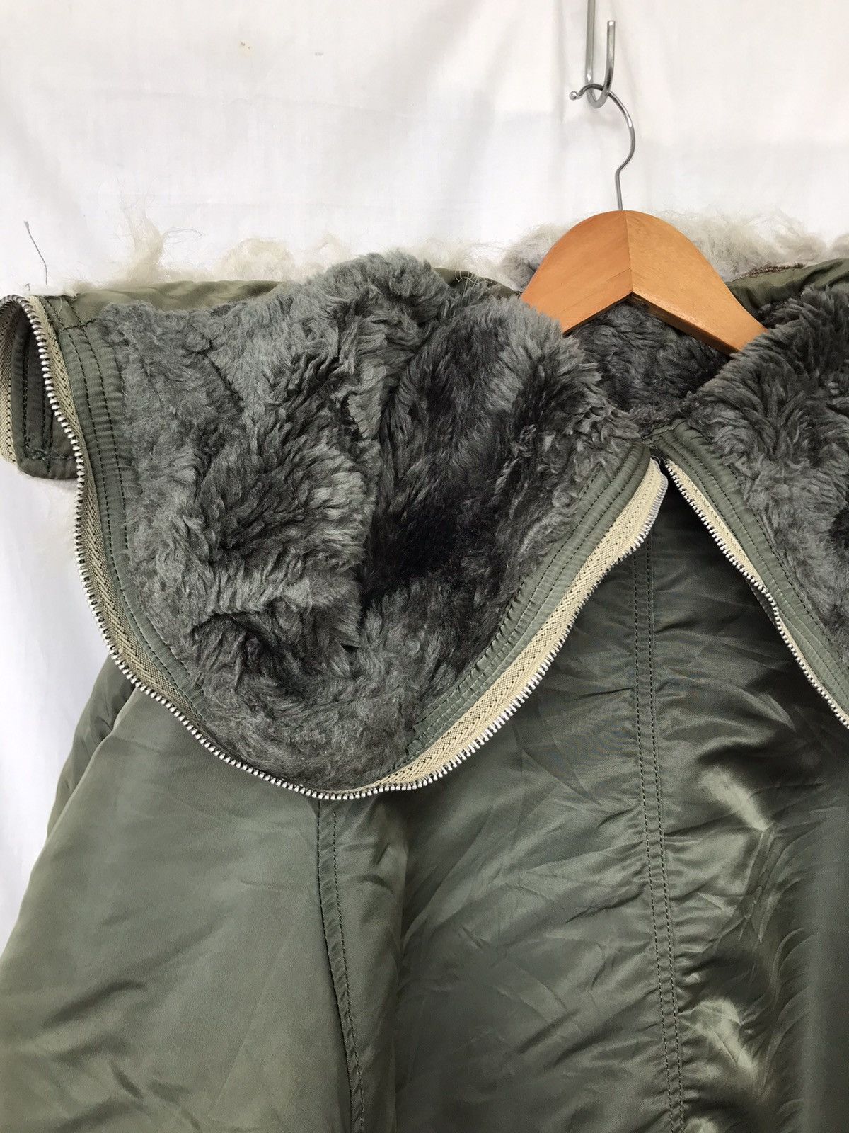 Alpha Industries × Vintage Vintage Alpha Industrie Flying Jacket N-2B Fur Hooded Jacket Size US M / EU 48-50 / 2 - 9 Thumbnail