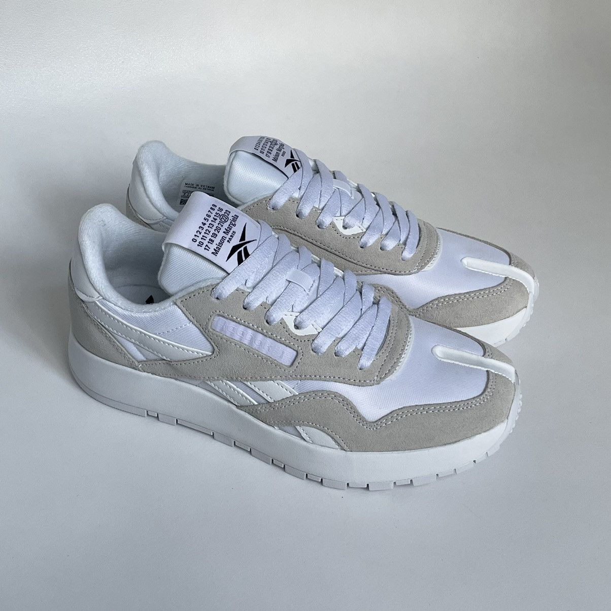 Maison Margiela White ‘Tabi Project 0 CL’ Sneakers Size US 13 / EU 46 - 2 Thumbnail