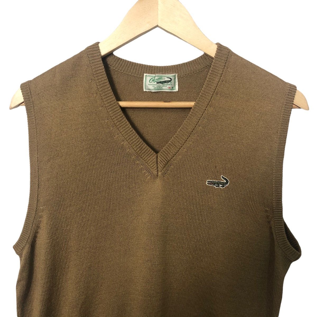 Aran Isles Knitwear Vintage Crocodile V Neck Embroidery Small Logo knitwear Vest Size US S / EU 44-46 / 1 - 3 Thumbnail