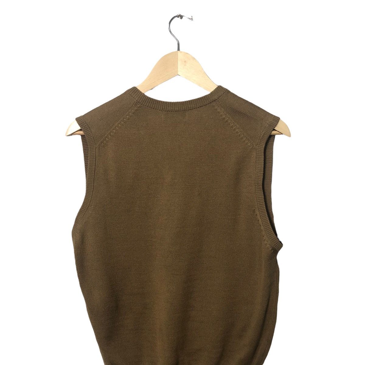 Aran Isles Knitwear Vintage Crocodile V Neck Embroidery Small Logo knitwear Vest Size US S / EU 44-46 / 1 - 5 Thumbnail