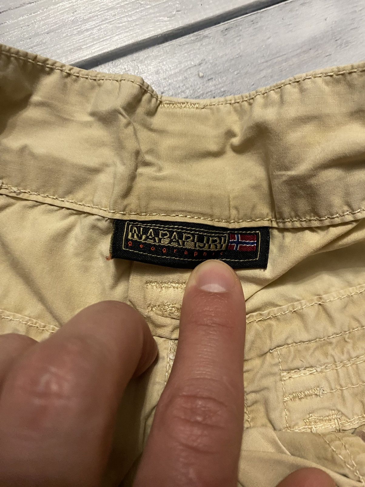 Napapijri Rare Multipocket Shorts Napapijri Y2K style. Size US 32 / EU 48 - 10 Thumbnail