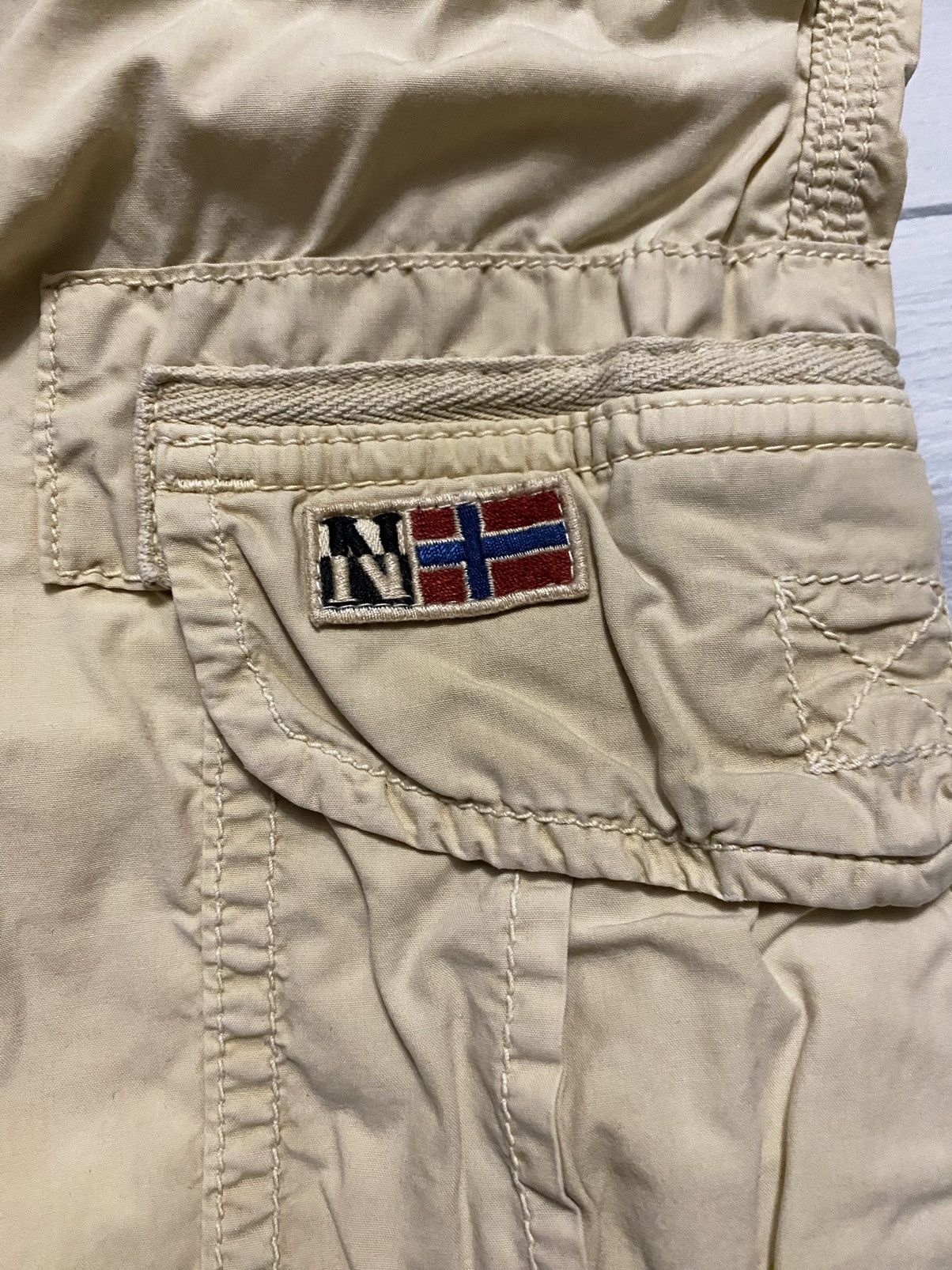 Napapijri Rare Multipocket Shorts Napapijri Y2K style. Size US 32 / EU 48 - 5 Thumbnail