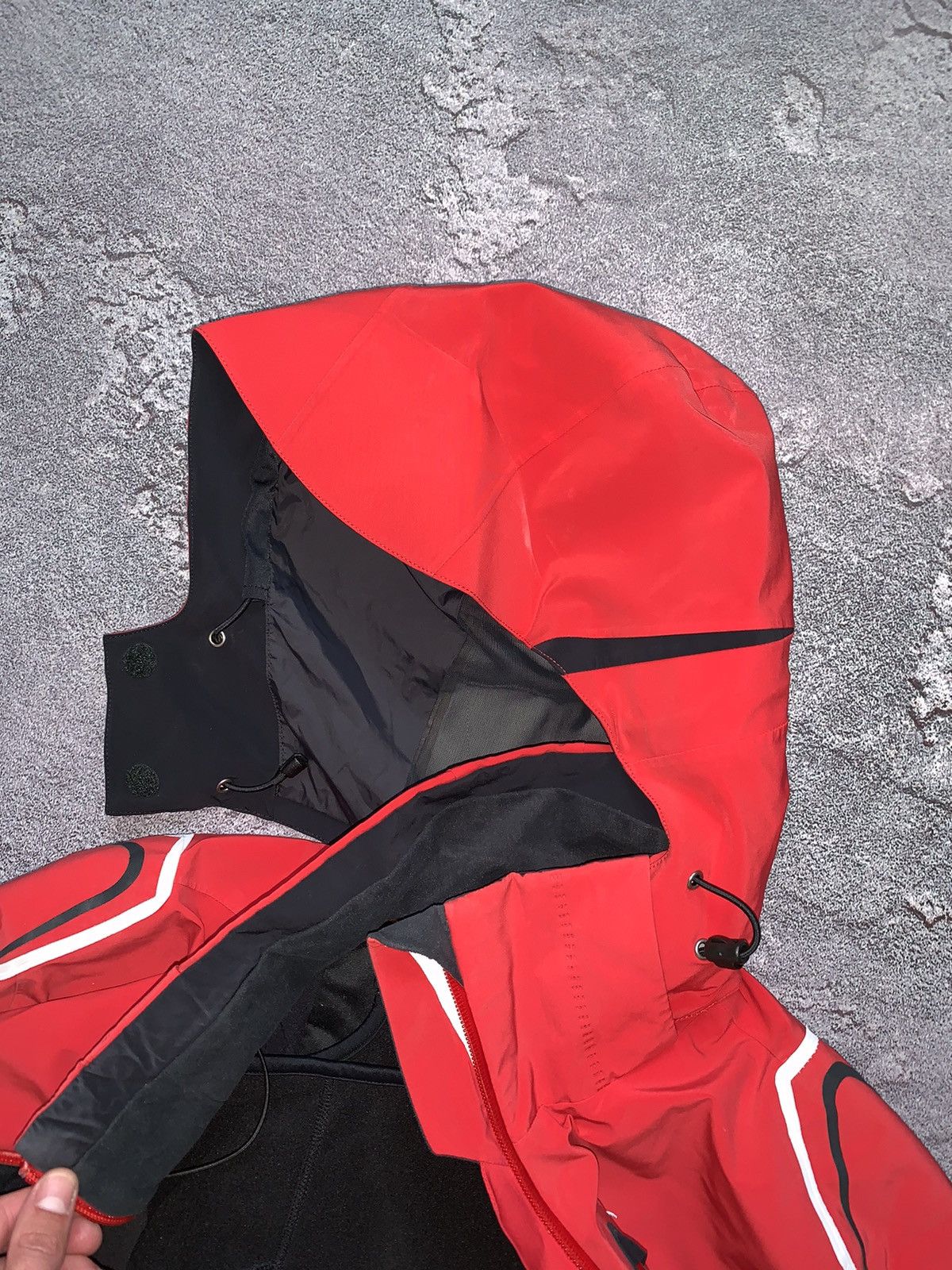 Kjus 36 red ski snowboarding jacket hooded balaclava storm