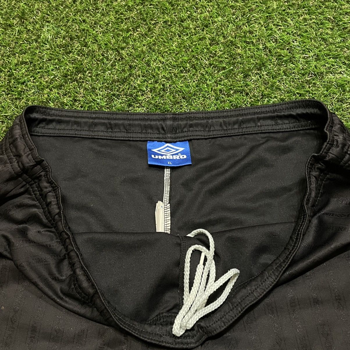 Vintage Vintage Y2K Umbro Shorts Streetwear Skate Mini Logo Boxy 36 Size US 36 / EU 52 - 5 Thumbnail