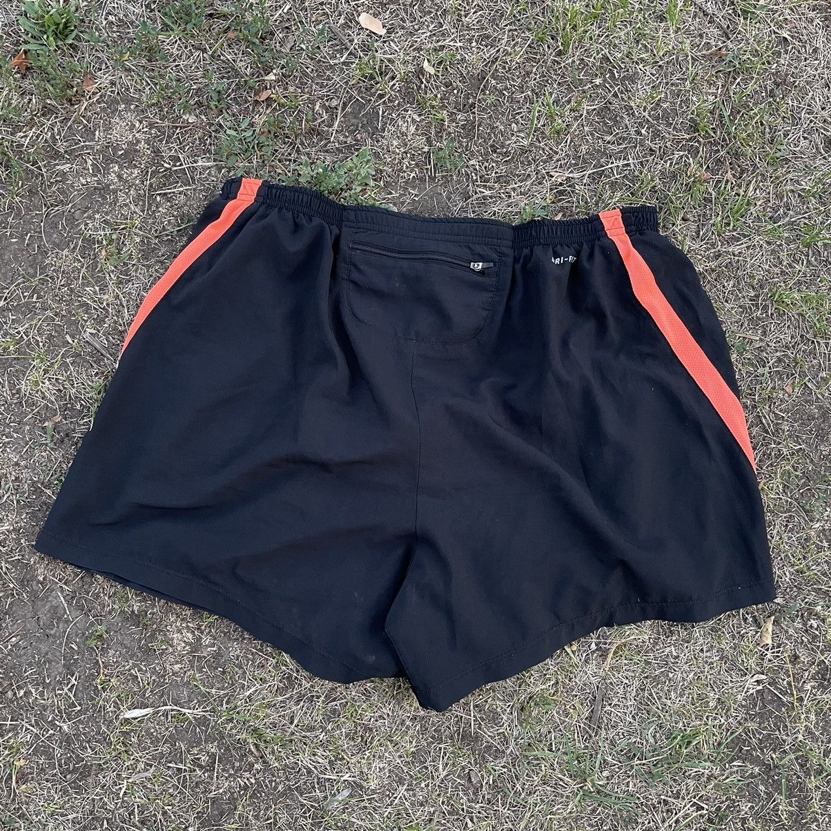 Vintage Vintage 90s Nike Swoosh Shorts Baggy Streetwear Black 34 Size US 34 / EU 50 - 6 Thumbnail