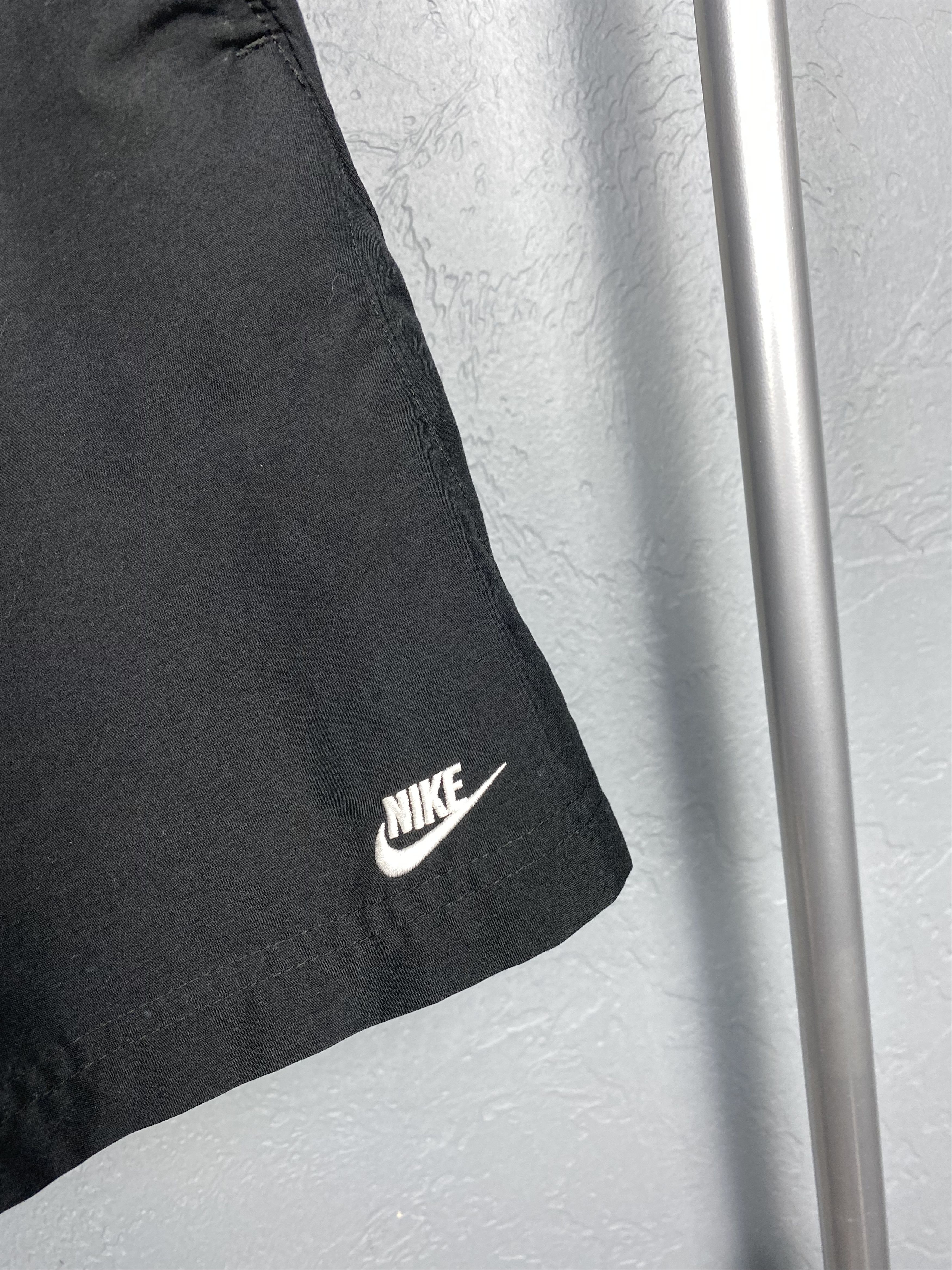 Nike Vintage Nike Mens Nylon Shorts Y2K Size US 34 / EU 50 - 3 Thumbnail