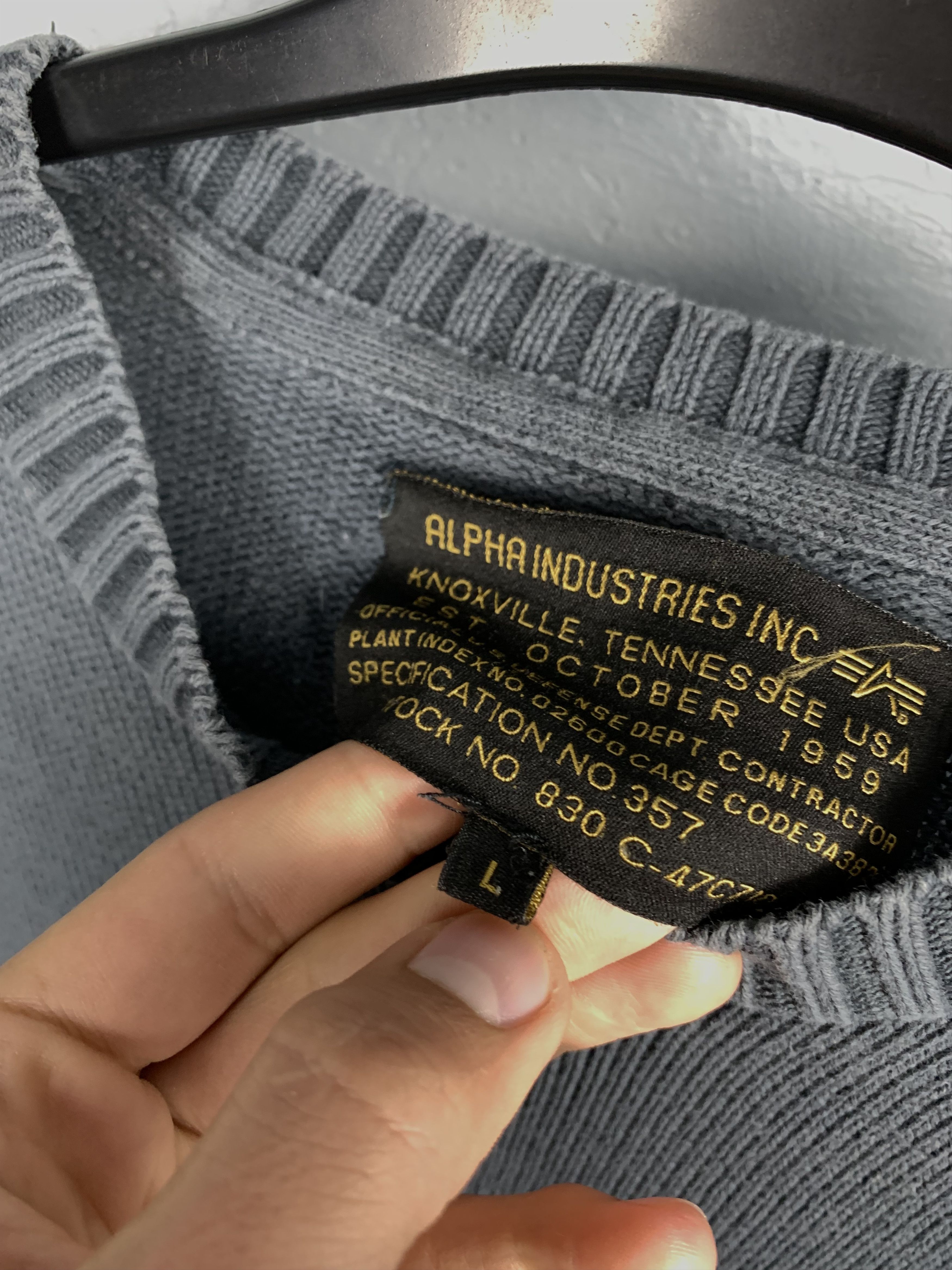 Alpha Industries Alpha Industries Vintage Mens Knit Sweater Size US L / EU 52-54 / 3 - 3 Thumbnail