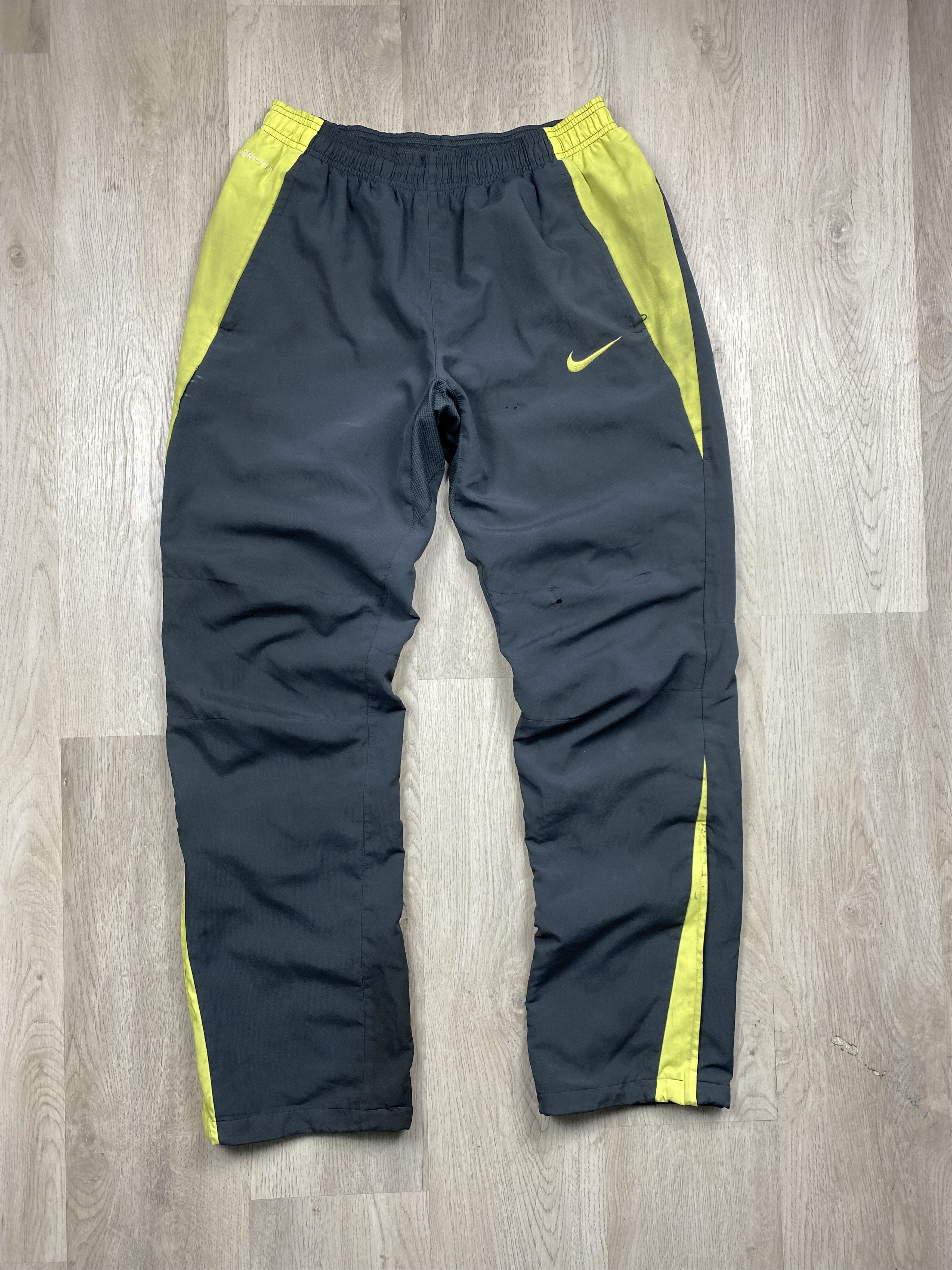 Nike × Vintage Nike Vintage Faded Nylon Pants Y2K Drill Thrashed Size US 32 / EU 48 - 1 Thumbnail