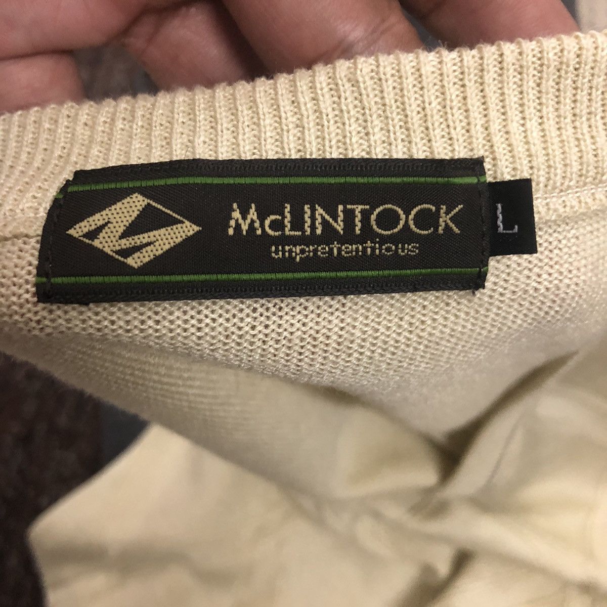 Aran Isles Knitwear Vintage Mclintock V Neck Sleeveless Knitwear Vest Size US M / EU 48-50 / 2 - 7 Thumbnail