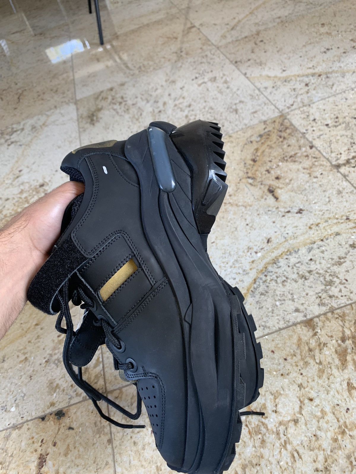Maison Margiela Low Top Trainer in Black Size US 8 / EU 41 - 13 Thumbnail