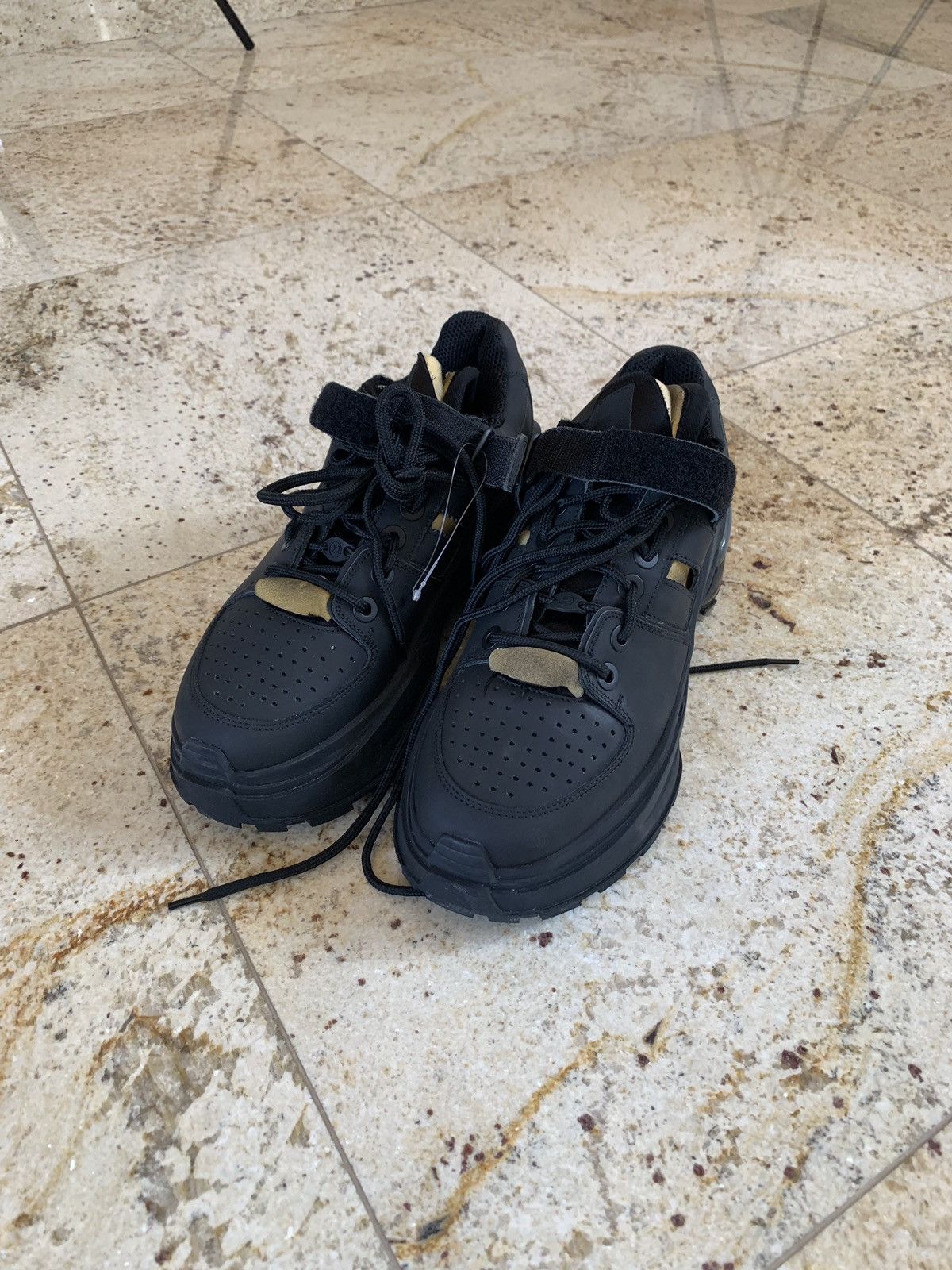 Maison Margiela Low Top Trainer in Black Size US 8 / EU 41 - 4 Thumbnail