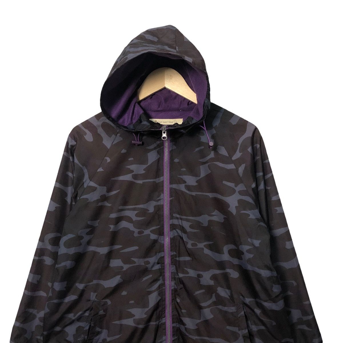 Vintage Vintage Cest Bien!Vous Zipper Ups Camo Hoodie Jacket Size US L / EU 52-54 / 3 - 4 Thumbnail