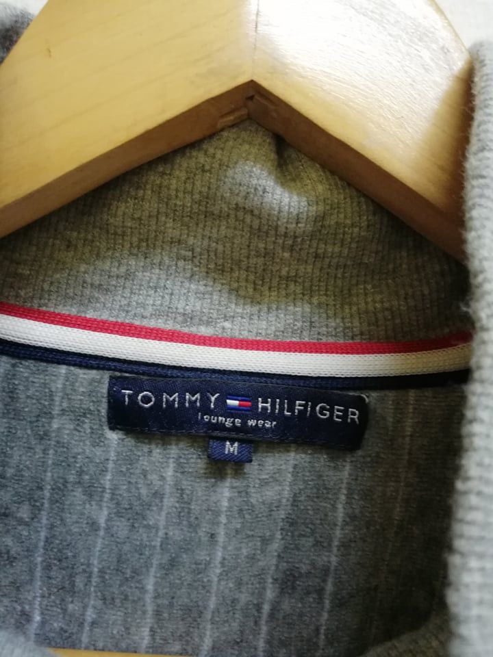 Tommy Hilfiger Rare Tommy Hilfiger Fleece soft clothing Good Condition Size US M / EU 48-50 / 2 - 5 Thumbnail
