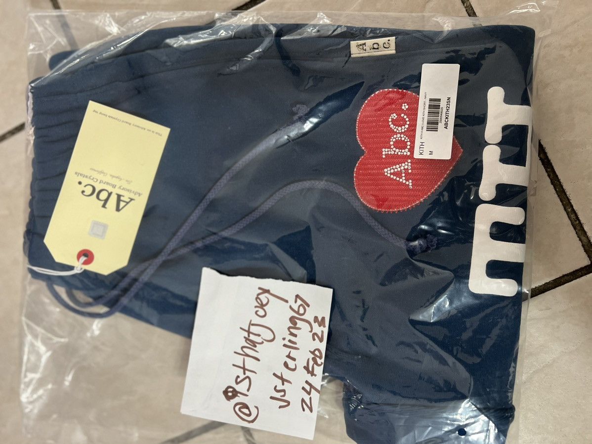 Advisory Board Crystals × Kith Kith x Advisory Board Crystals I love Kith Shorts sz M Size US 34 / EU 50 - 3 Thumbnail