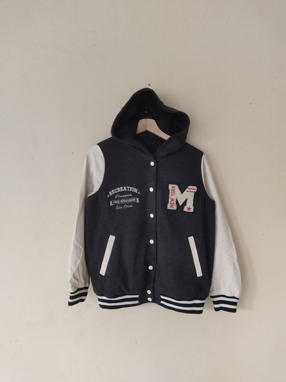 Japanese Brand × Vintage Vintage M Wisconsin Univ. Hooded Varsity Size US M / EU 48-50 / 2 - 1 Thumbnail