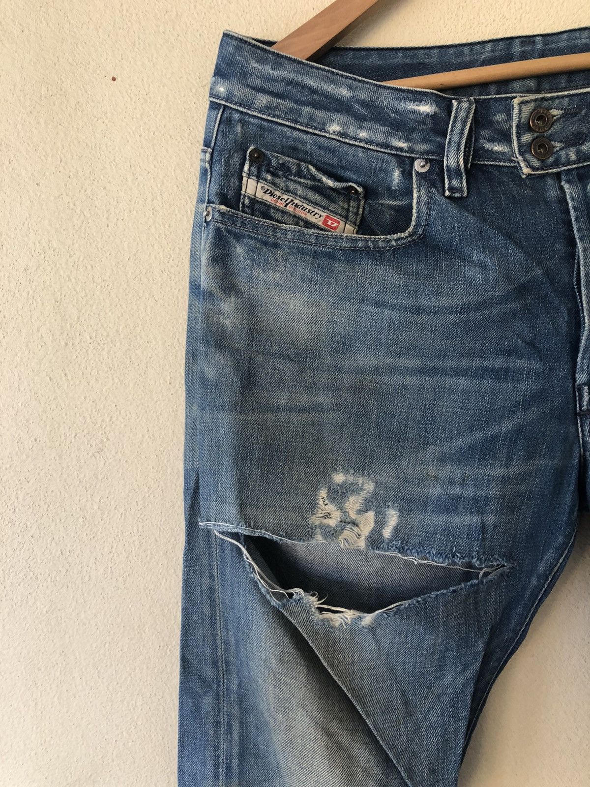 Diesel DIESEL MADE IN ITALY DISSTRESSED DENIM Size US 33 - 6 Thumbnail