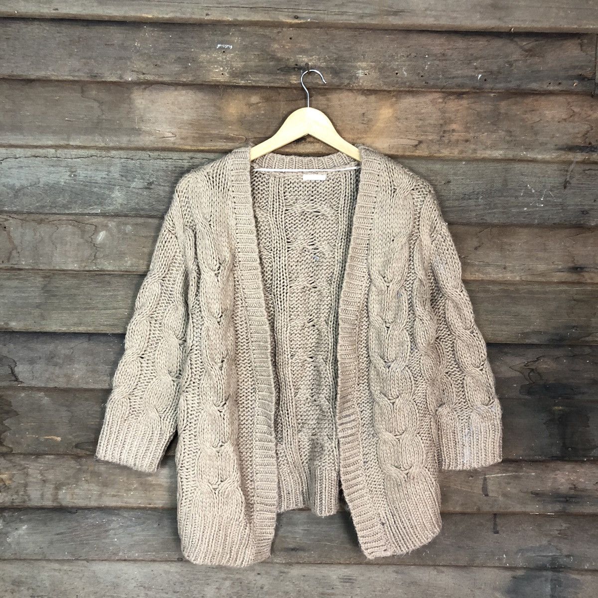Aran Isles Knitwear D Gu Japan Brown cardigan cable Knitwear #c1180 Size US S / EU 44-46 / 1 - 3 Thumbnail