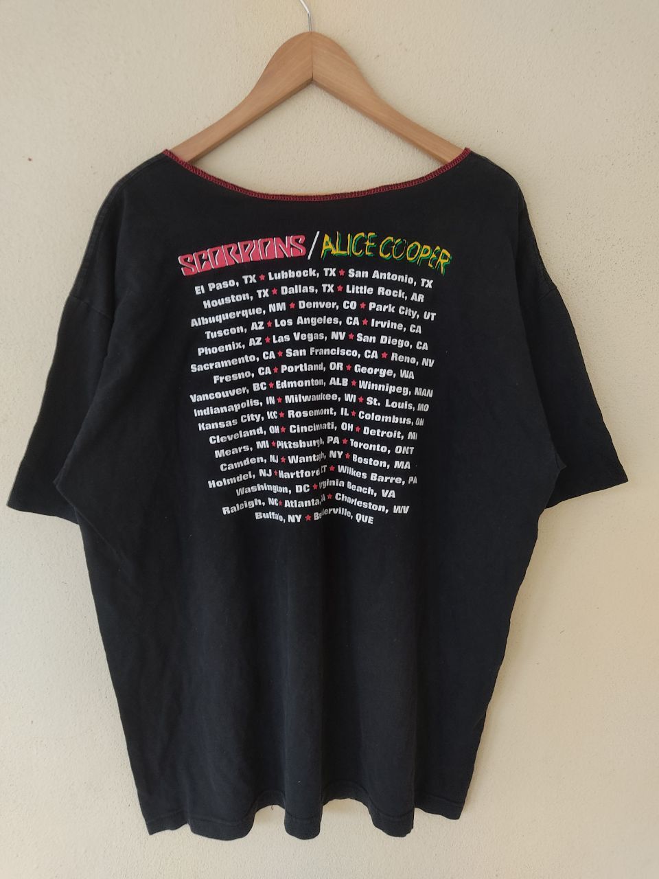Band Tees × Vintage RARE! Vintage Scorpions x Alice Cooper Tour Concert Tee Size US XL / EU 56 / 4 - 2 Thumbnail