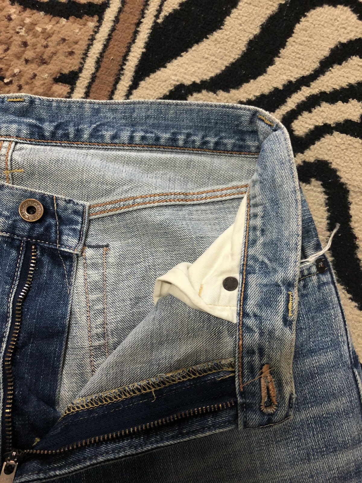 Edwin × Vintage VINTAGE SELVEDGE EDWIN 505xx WASH DISTRESSED DENIM Size US 31 - 6 Thumbnail