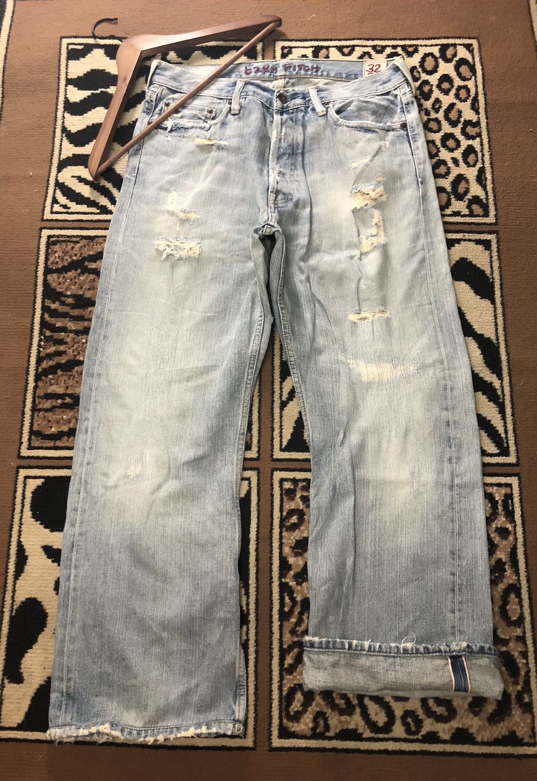 Vintage VINTAGE SELVEDGE EZRA FITCH LIGHT BLUE WASH DISTRESED DENIM Size US 32 / EU 48 - 1 Thumbnail