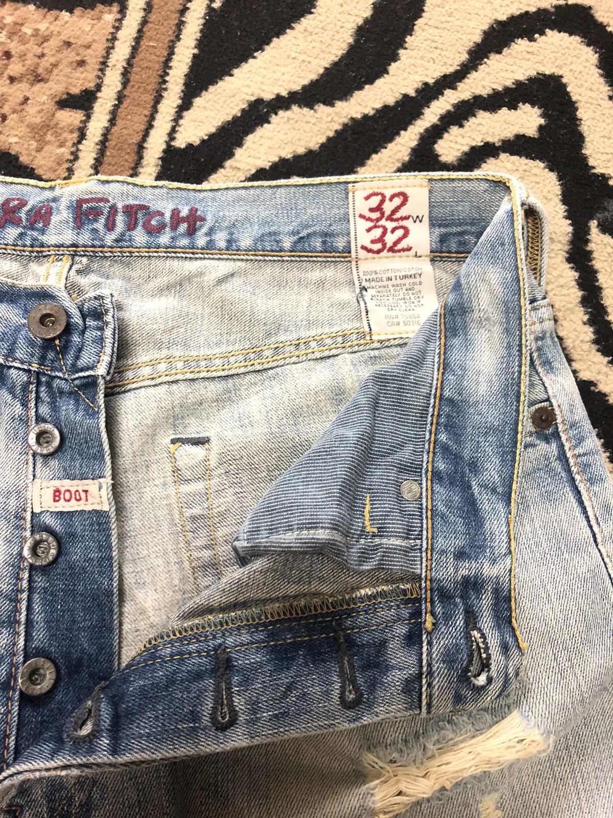 Vintage VINTAGE SELVEDGE EZRA FITCH LIGHT BLUE WASH DISTRESED DENIM Size US 32 / EU 48 - 6 Thumbnail
