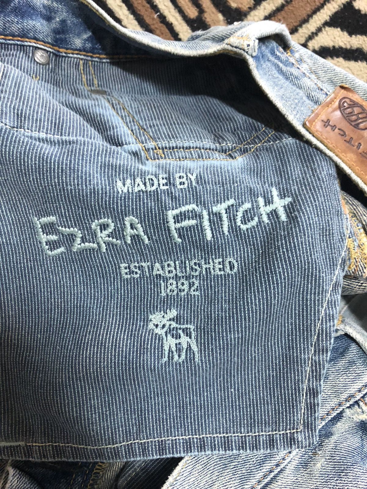 Vintage VINTAGE SELVEDGE EZRA FITCH LIGHT BLUE WASH DISTRESED DENIM Size US 32 / EU 48 - 9 Thumbnail