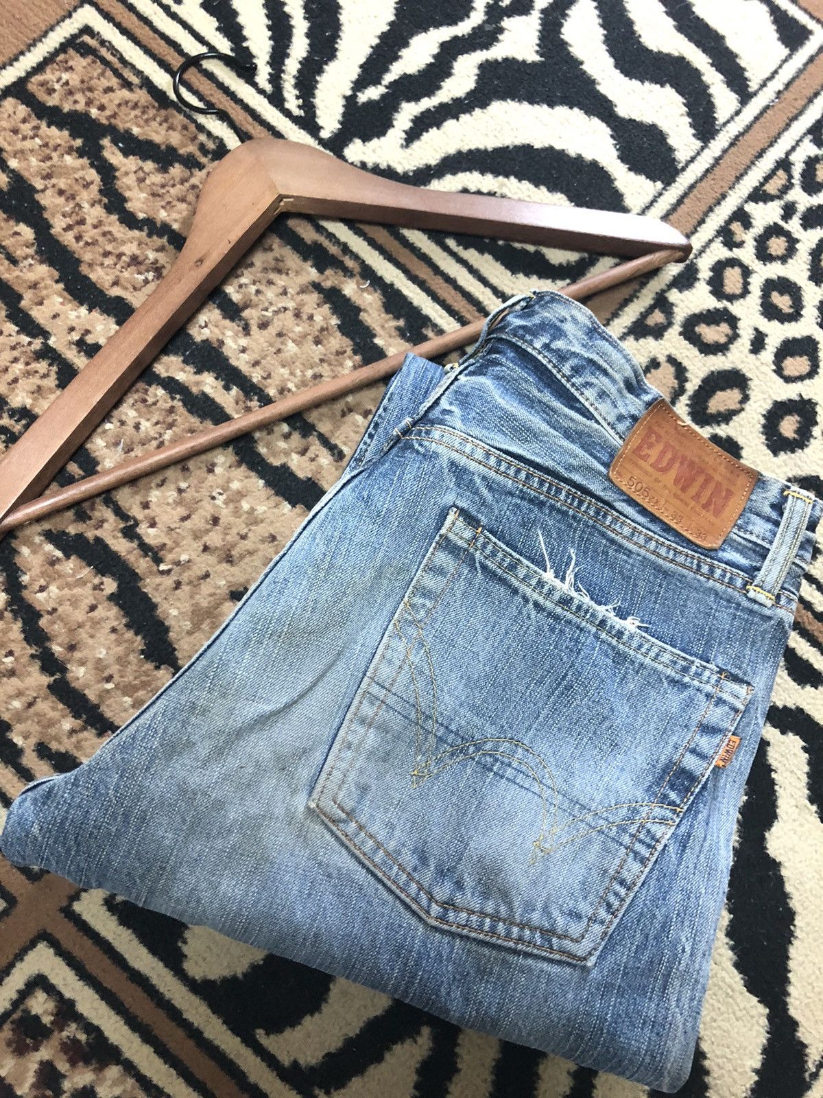 Edwin × Vintage VINTAGE SELVEDGE EDWIN 505zx BLUE WASH DISTRESSED DENIM Size US 33 - 17 Thumbnail