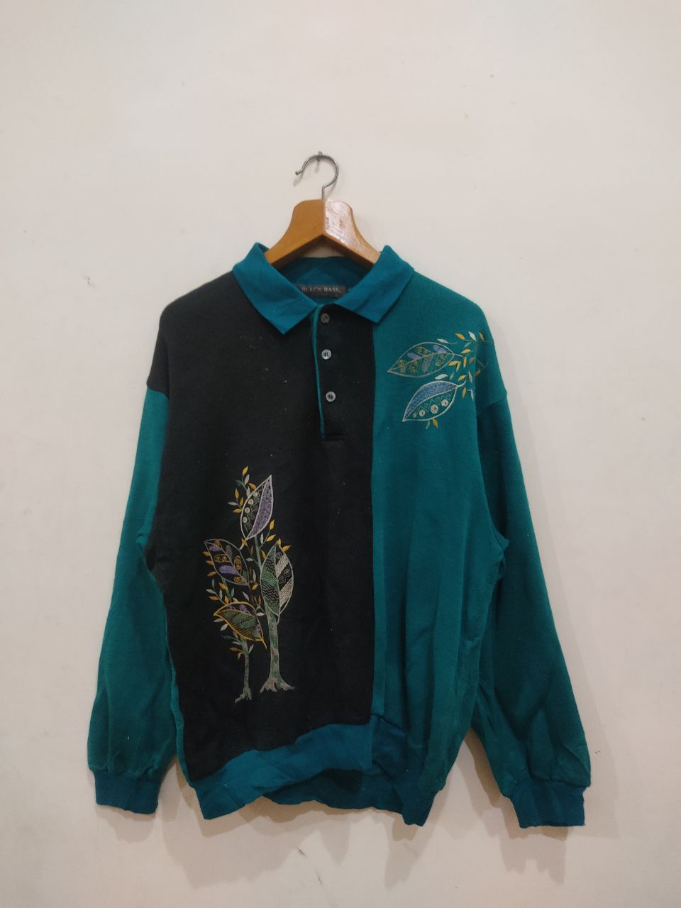 Japanese Brand × Vintage Black Bass Two Tone Sweatshirt Vintage Size US L / EU 52-54 / 3 - 1 Thumbnail