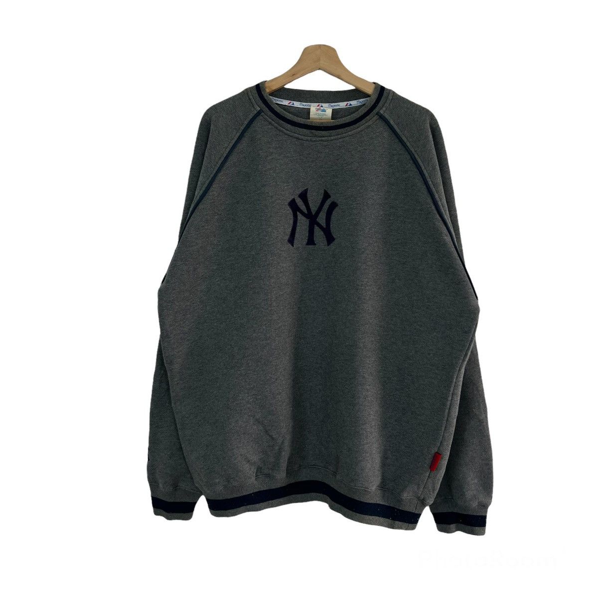 Japanese Brand VINTAGE MAJESTIC MLB NEW YORK BIG LOGO CREWNECK SWEATSHIRT Size US XL / EU 56 / 4 - 1 Thumbnail