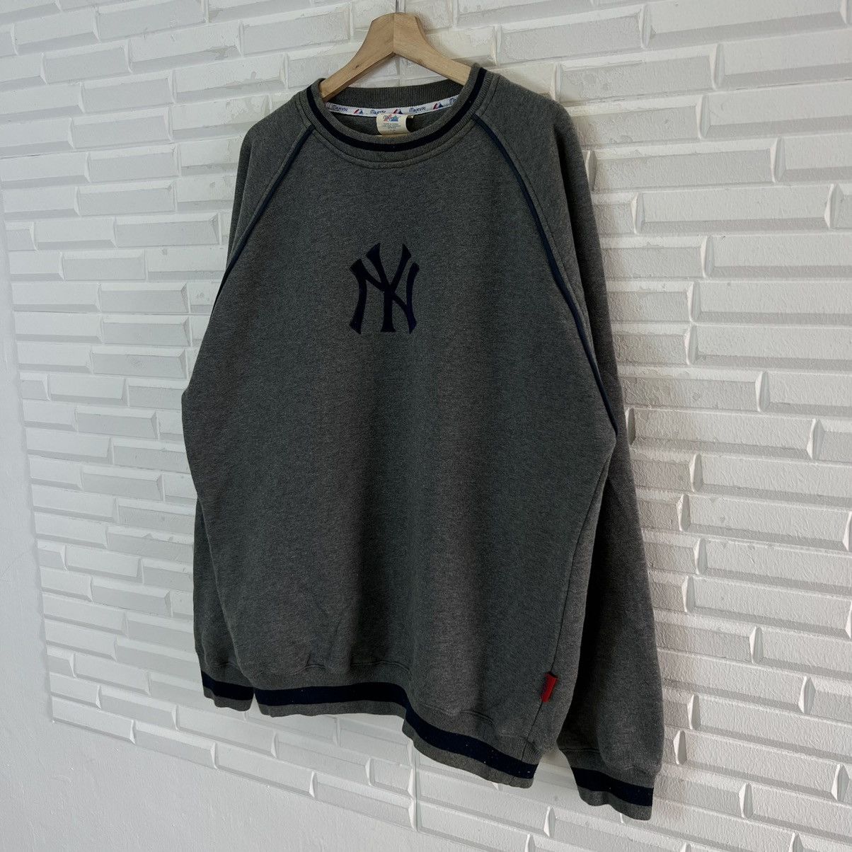 Japanese Brand VINTAGE MAJESTIC MLB NEW YORK BIG LOGO CREWNECK SWEATSHIRT Size US XL / EU 56 / 4 - 2 Thumbnail