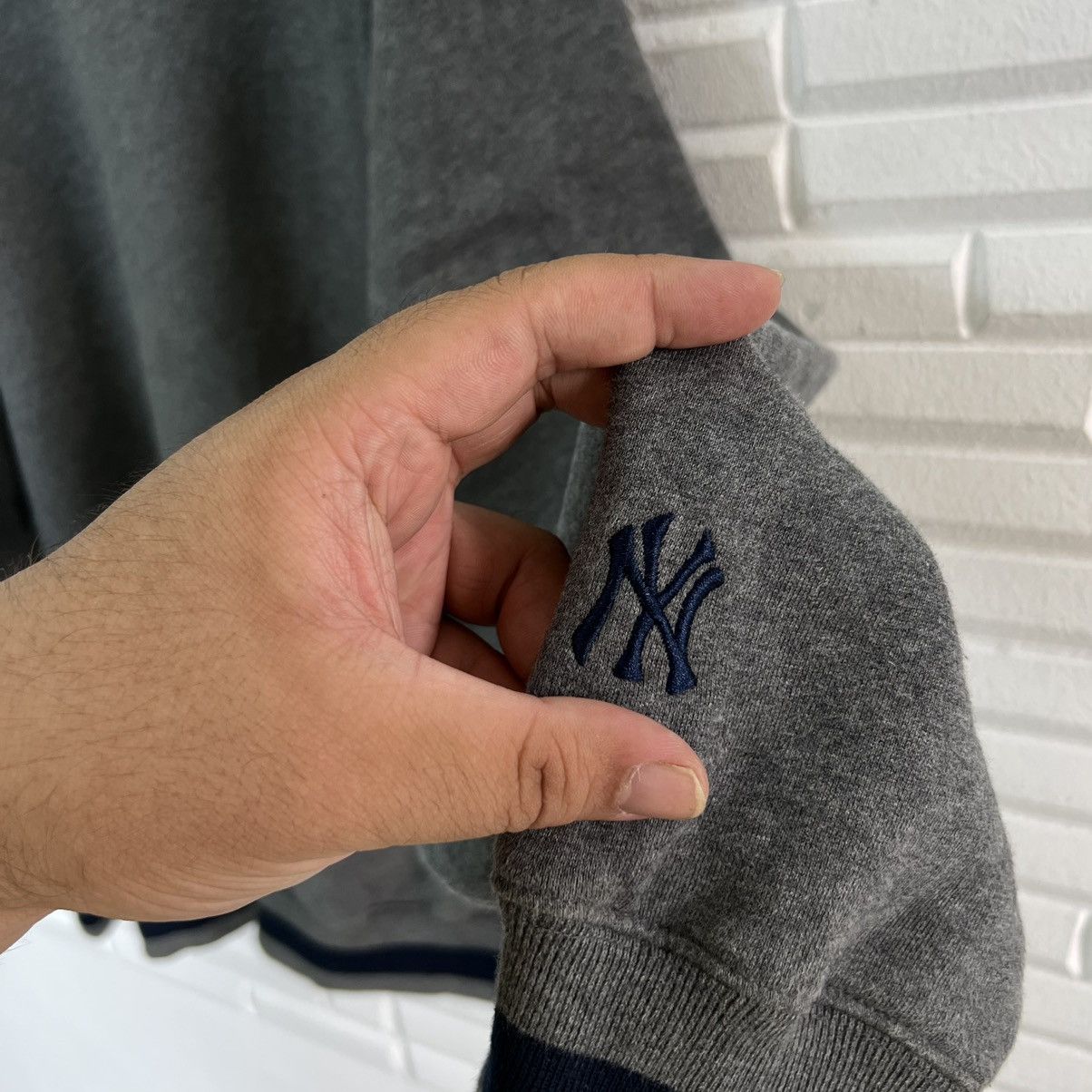 Japanese Brand VINTAGE MAJESTIC MLB NEW YORK BIG LOGO CREWNECK SWEATSHIRT Size US XL / EU 56 / 4 - 11 Thumbnail